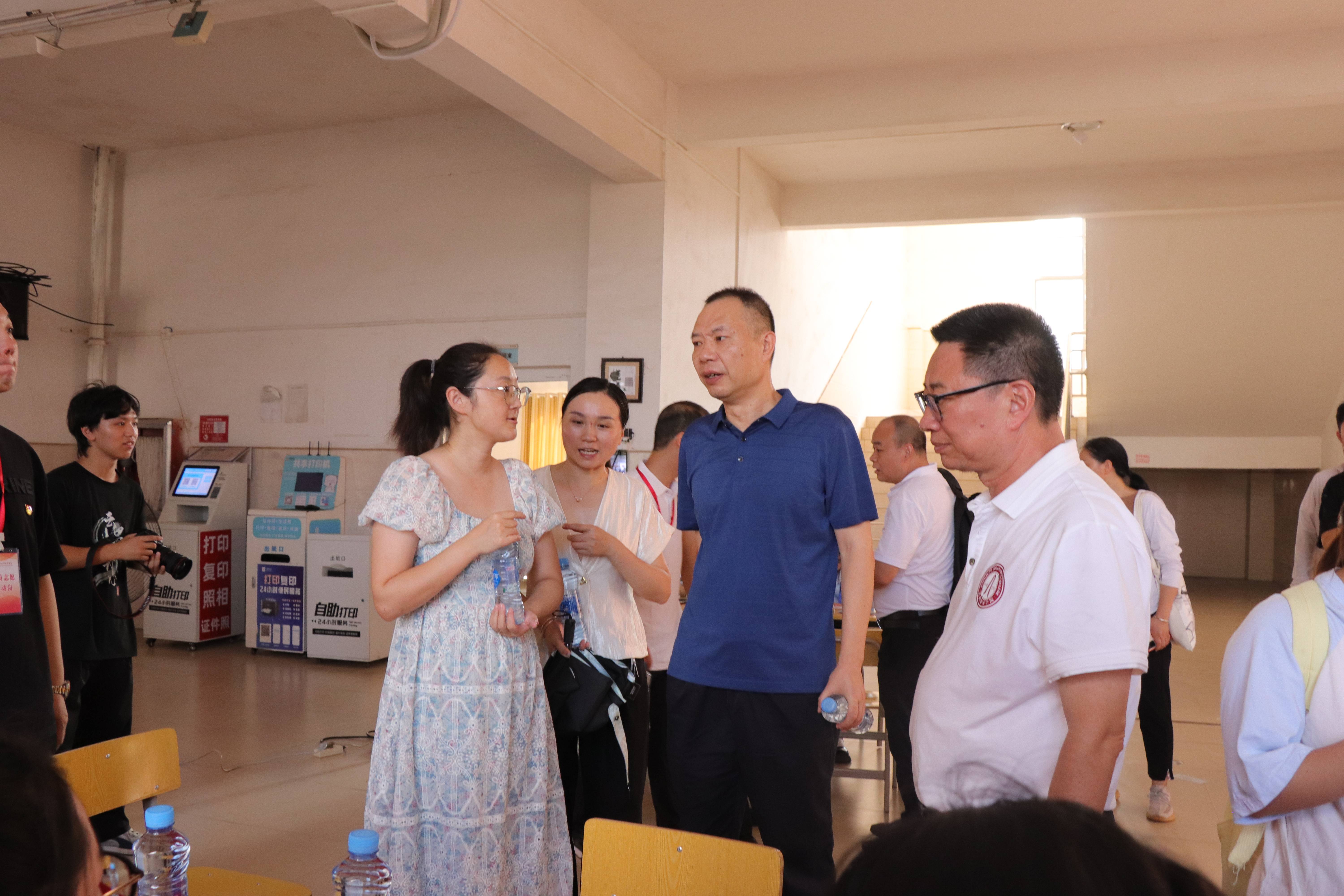 2024年迎新——校领导深入迎新一线
